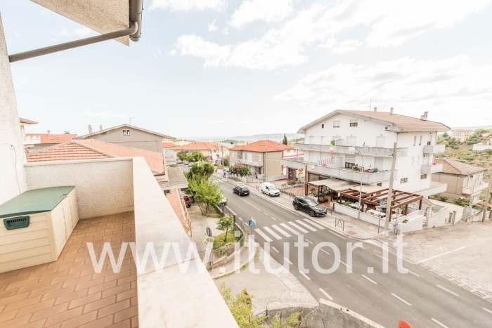 APPARTAMENTO 145 mq. CON ENTRATA INDIPENDENTE
