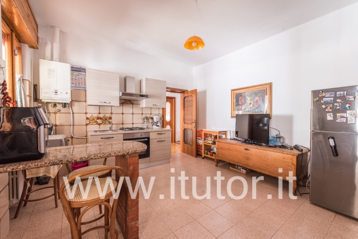 APPARTAMENTO 145 mq. CON ENTRATA INDIPENDENTE