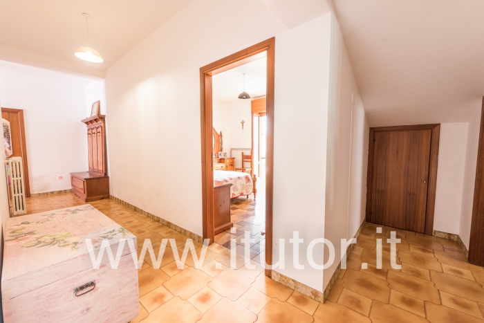 APPARTAMENTO 145 mq. CON ENTRATA INDIPENDENTE