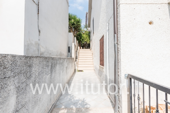 APPARTAMENTO 145 mq. CON ENTRATA INDIPENDENTE