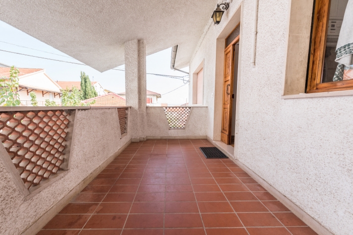 APPARTAMENTO 145 mq. CON ENTRATA INDIPENDENTE