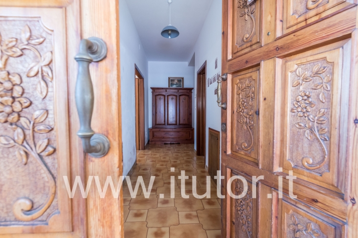 APPARTAMENTO 145 mq. CON ENTRATA INDIPENDENTE