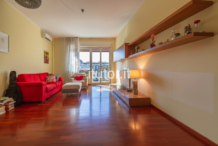 Luminoso appartamento con due camere