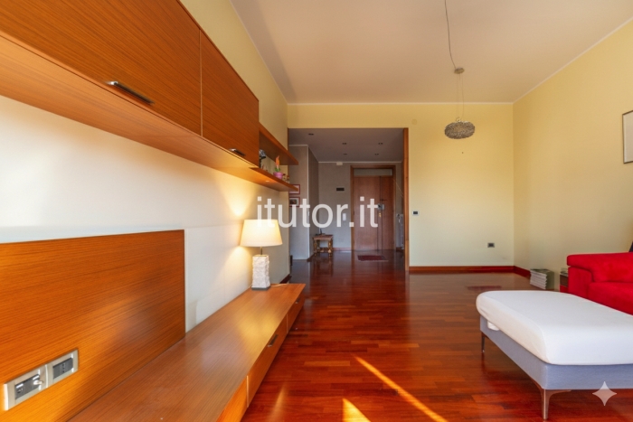 Luminoso appartamento con due camere