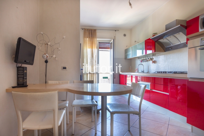 Luminoso appartamento con due camere