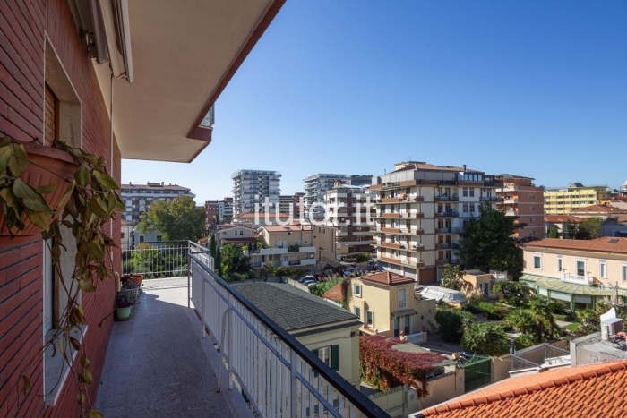 Luminoso appartamento con due camere