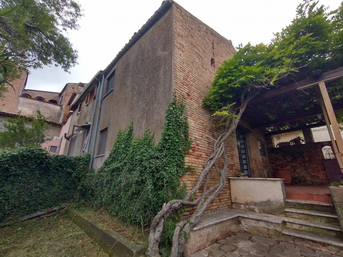 Appartamento con giardino