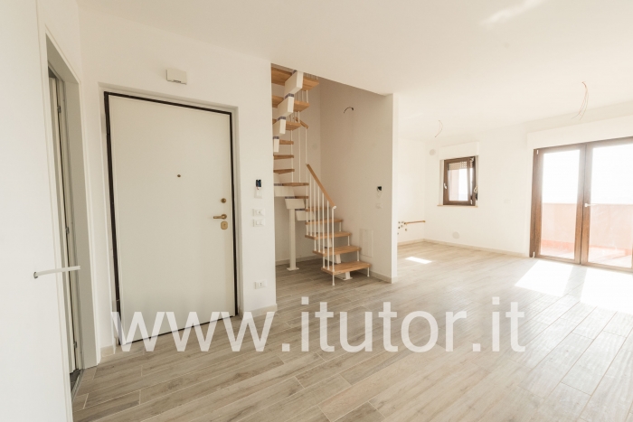 Duplex panoramico 100 mq. con tre camere
