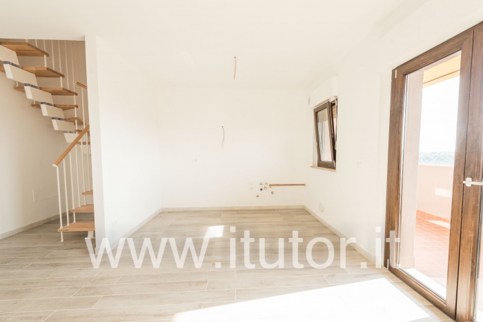 Duplex panoramico 100 mq. con tre camere