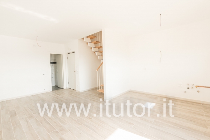 Duplex panoramico 100 mq. con tre camere