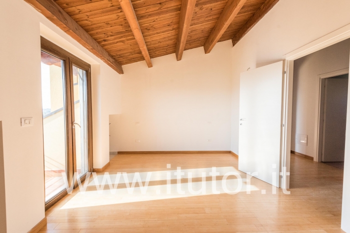 Duplex panoramico 100 mq. con tre camere