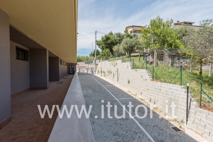 Duplex panoramico 100 mq. con tre camere