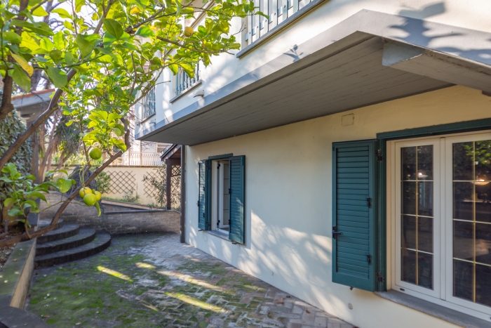 Villa con due appartamenti