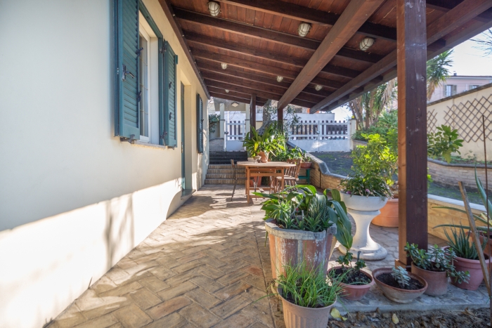 Villa con due appartamenti