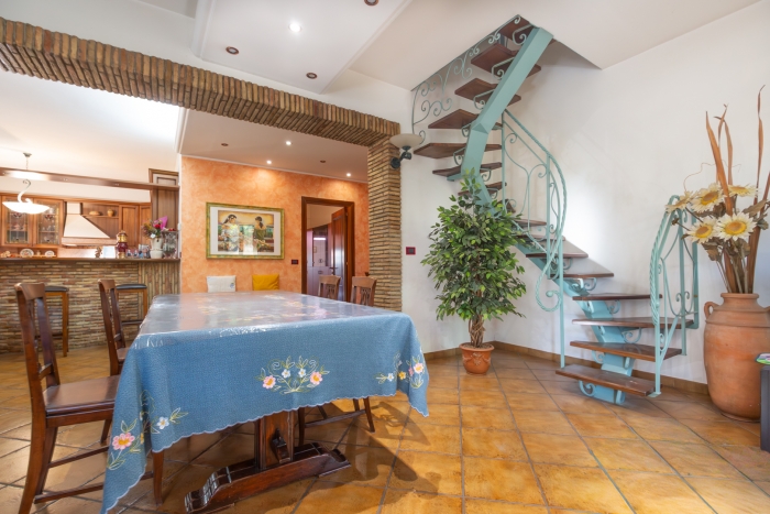 Villa con due appartamenti