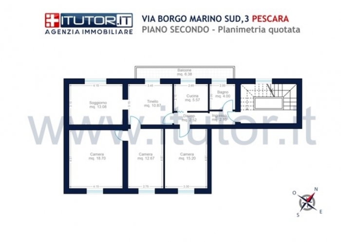 Appartamento con tre camere con affaccio su piazzetta