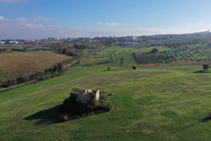 Terreno con casolare