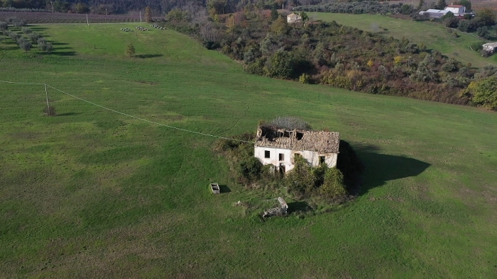 Terreno con casolare