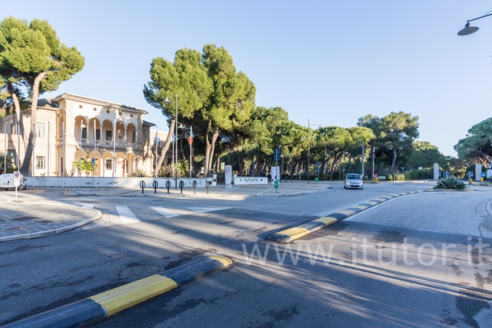 PESCARA - ZONA AURUM/PINETA DANNUNZIANA: VENDESI APPARTAMENTO/LOFT DI 130 MQ CON GIARDINO ESCLUSIVO
