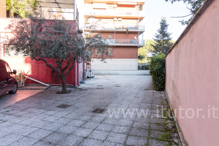 PESCARA - ZONA AURUM/PINETA DANNUNZIANA: VENDESI APPARTAMENTO/LOFT DI 130 MQ CON GIARDINO ESCLUSIVO