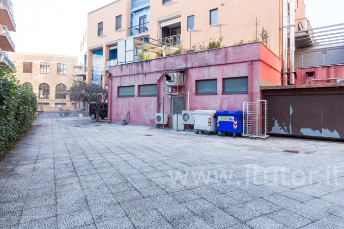 PESCARA - ZONA AURUM/PINETA DANNUNZIANA: VENDESI APPARTAMENTO/LOFT DI 130 MQ CON GIARDINO ESCLUSIVO