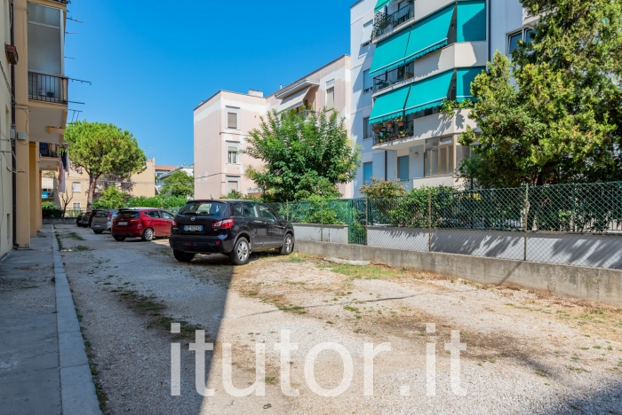 Appartamento con posto auto e cantina