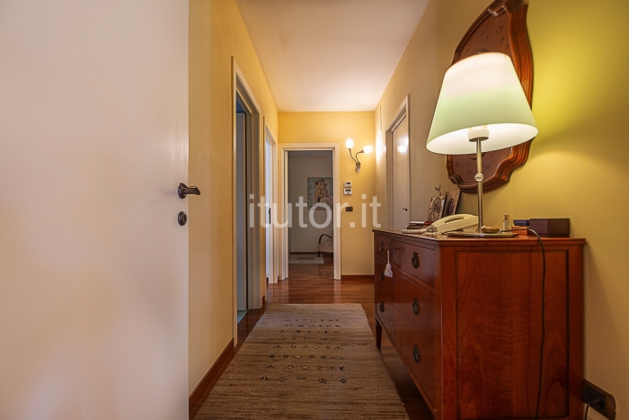 Villa panoramica con giardino