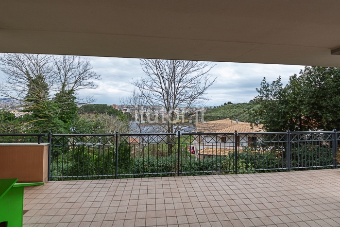 Villa panoramica con giardino