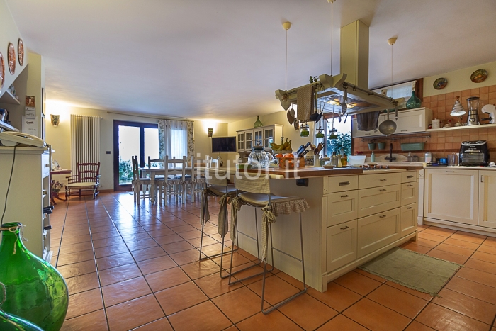 Villa panoramica con giardino