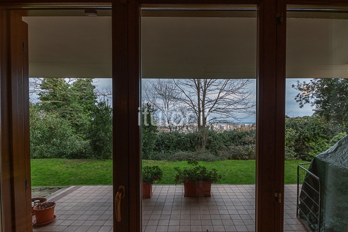 Villa panoramica con giardino
