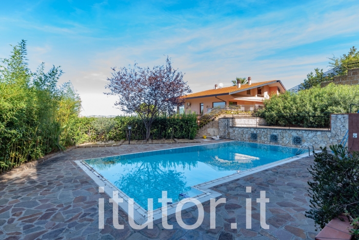 Appartamento indipendente con piscina