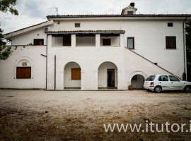 Casolare con parco a due passi dal centro