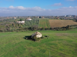 Terreno con casolare