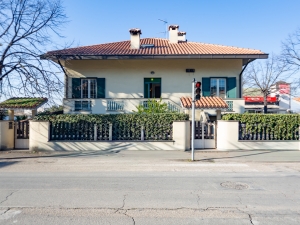 Villa con due appartamenti